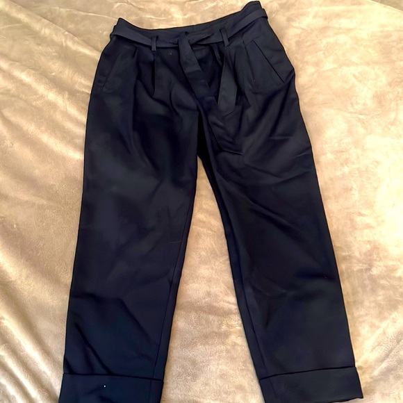GAP ankle length, high waisted dress pant. Size 6 r - Picture 1 of 4